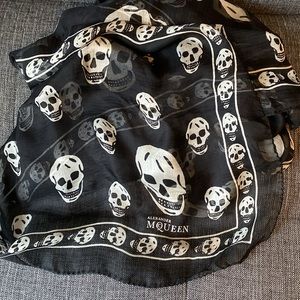 Alexander McQueen Skull Scarf 💀